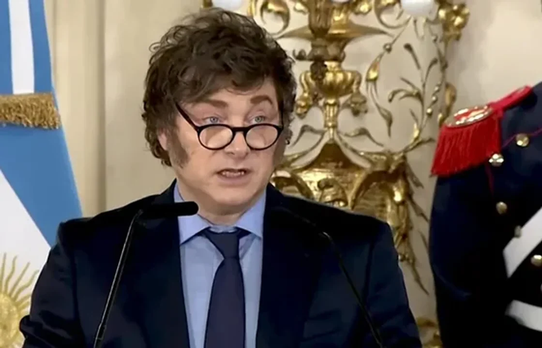 El DNU publicado este viernes con la firma del Presidente Milei distribuyó recursos para equipamiento militar, inteligencia y proyectos satelitales.&nbsp;
