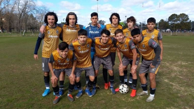 VICTORIA. D10 logró un gran triunfo con la Sexta por 2-1 frente al Monarca..