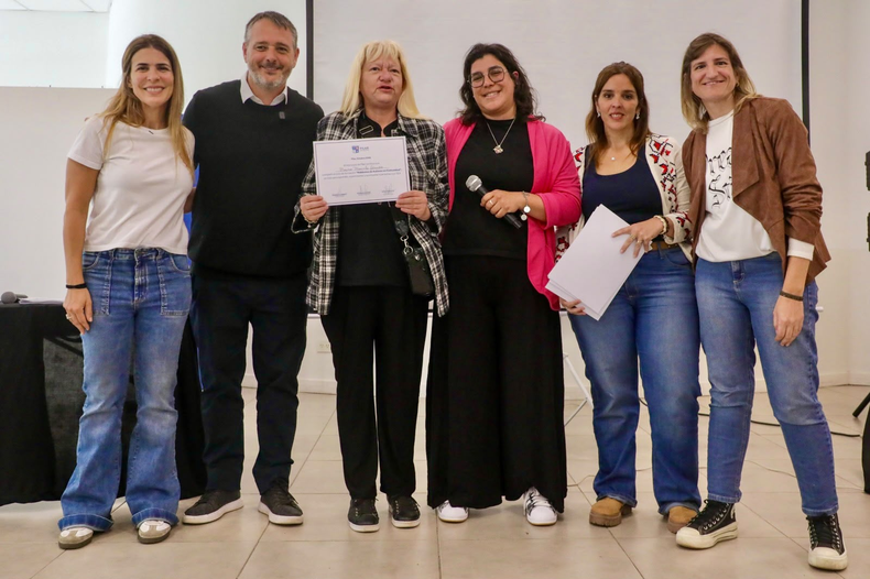FORMACIÓN. Santiago Laurent y Soledad Peralta acompañaron la actividad.
