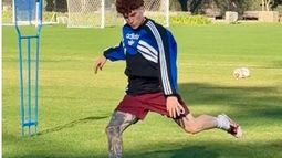 El Colo Barco desparramó lujos en la cancha de Pilar.