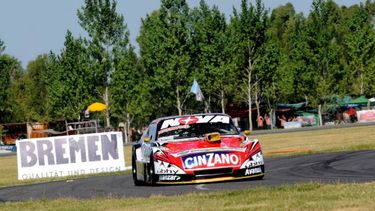 Rossi ganó su serie y acaricia la Copa de Oro
