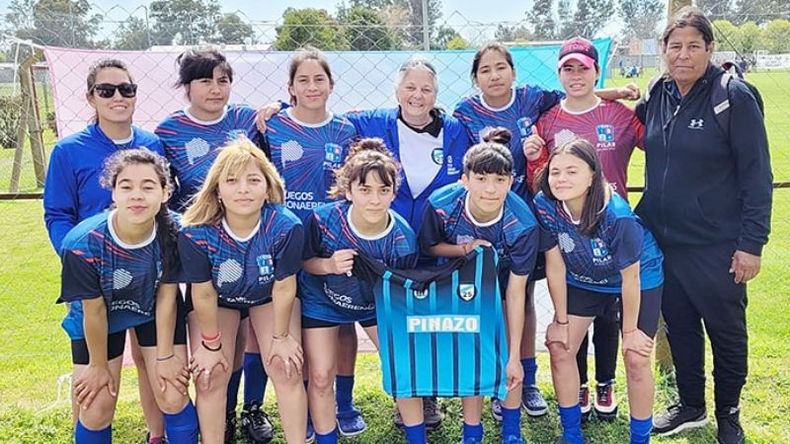 Las chicas de la Escuela 25 de Pinazo. .