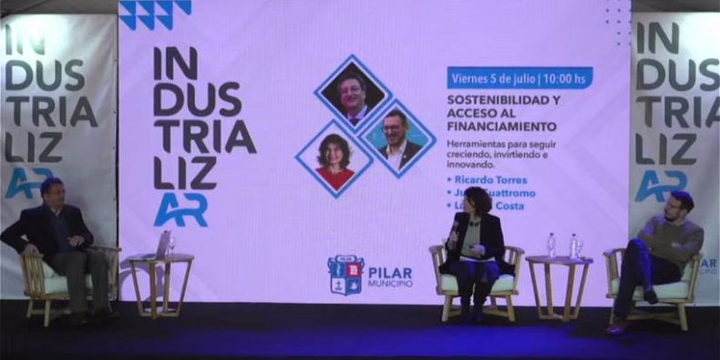 En el Parque Industrial de Pilar arrancó en IndustrializAR el primero de los paneles de la jornada de hoy.