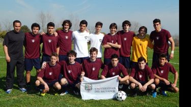 Santa Teresa del Niño Jesús ganó la Zona A con 7 unidades, gracias a la diferencia de gol..