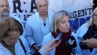 Liliana Riff, junto a Mirta Ortega Sanz (izq.)..