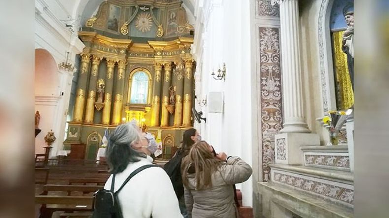 Desde #PilarTurismo brindamos una recorrida por los monumentos y edificios significativos del #CascoHistórico de #Pilar. Se compartió la historia que nos identifica como pueblo, y así también detalles arquitectónicos y pictóricos alusivos a las esculturas, monumentos y edificios. Pilar Turismo / @PilarTurismo..