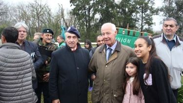 Geffrey Cardozo durante su visita al Cenotafio de Pilar, en 2019..