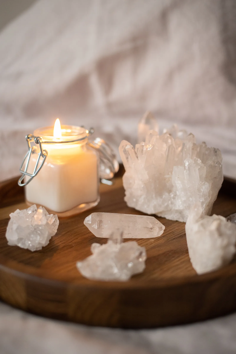 El Feng Shui tiene puntos del hogar ideales para tus velas y cuarzos. (Pexels)..webp