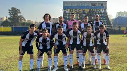 EQUIPO. El once inicial de Real Pilar que jugó el martes en Dock Sud. EQUIPO. El once inicial de Real Pilar que jugó el martes en Dock Sud.