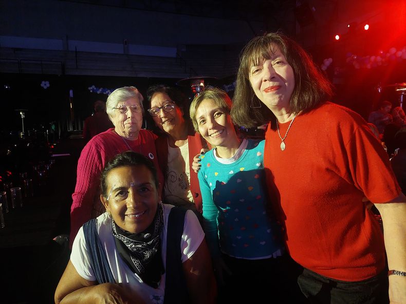 Pochi Muldowney, Marcela Zárate, Marisol Salguero, Griselda Sánchez y Myriam Pirsch.