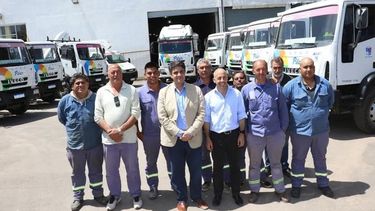 Entrega de maquinaria para los barrios
