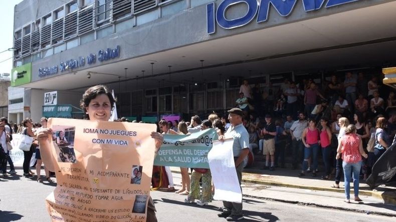 ¿FUNCIONA? La obra social de los estatales suma reclamos por la falta de respuestas..
