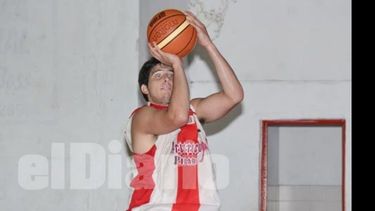 Maximiliano Gutiérrez volvió a ser imparable. Esta vez marcó 32 puntos..