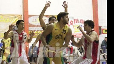 El ex Rancho, Laugas es líder del Oficial con Ciudad..