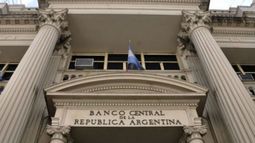La caída se profundizó tras los cambios del Banco Central de la República Argentina, que ampliaron liquidez y modificaron reglas para fondos comunes. La caída se profundizó tras los cambios del Banco Central de la República Argentina, que ampliaron liquidez y modificaron reglas para fondos comunes.