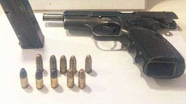 drogas y un arma en una casa de manuel alberti