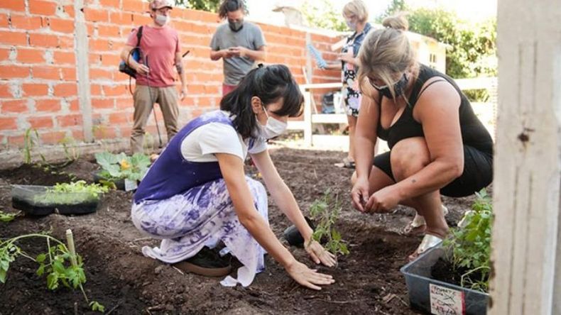 TIERRA. Filgueira busca promover el desarrollo de las huertas comunitarias. .