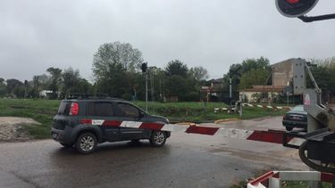 en manzanares, un paso nivel genera conflictos hace dos semanas