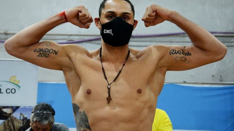 PESAJE. “Me preparé muy bien para este compromiso así que queda dar lo mejor para traer el cinturón”, declaró Peralta desde Neuquén. (Foto: Argentina Boxing Promotions).