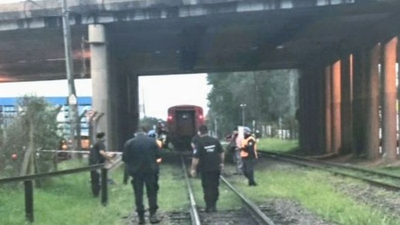 El hecho se produho en las vías y colectora, a metros de la calle Caamaño..