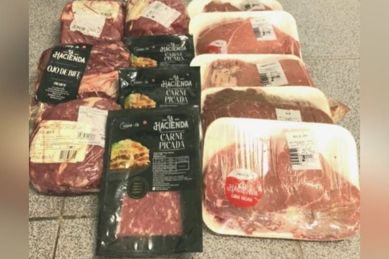 La carne que el repositor intentaba sustraer del supermercado Jumbo.&nbsp;