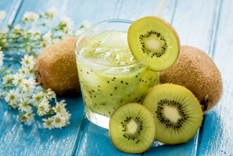 El Kiwi tiene una alta concentración de nutrientes esenciales. (nu3cion.com)..png