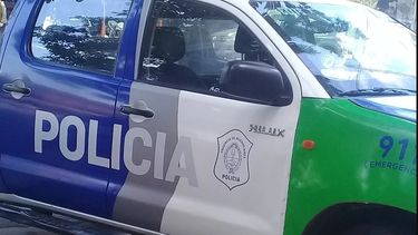 dos efectivos de pilar resultaron heridos al volcar el movil