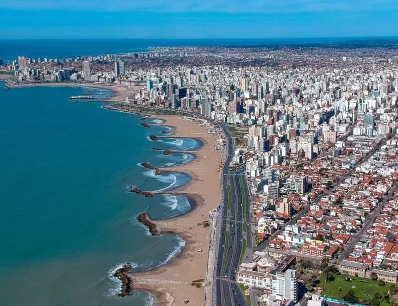 Mar del Plata compite por ser la mejor playa de Sudamérica. (intriper.com).jpg