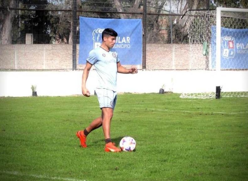 PELOTA. Gonzalo Coronel sería titular ante Atlas.