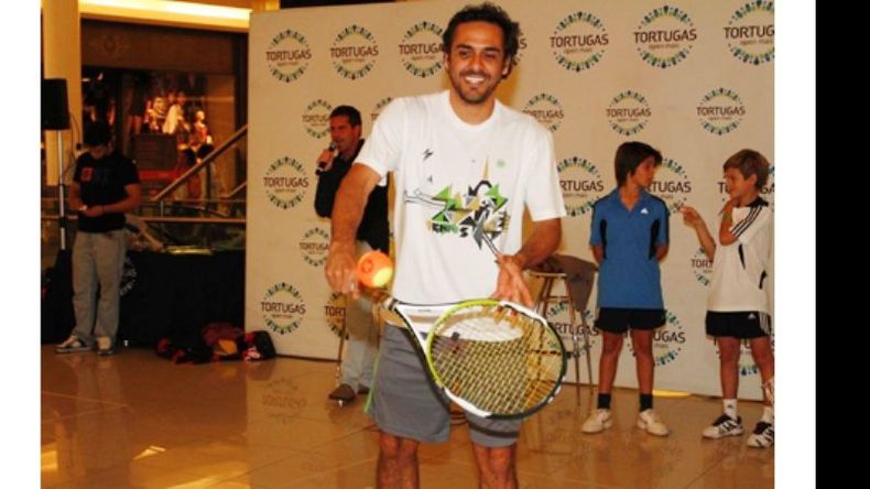 TV, Copa Davis y clases. El subcapitán del equipo argentino de Copa Davis y conductor de TV, Mariano Zabaleta, brindó una clínica de tenis en el Tortugas Open Mall. El ciclo continuará el próximo martes 18 a las 14 con el puma Felipe Contepomi..