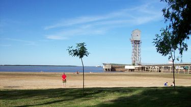 Te contamos todo acerca de una playa espectacular en la Provincia que se encuentra a menos de dos horas de Pilar y es ideal para pasar el día.