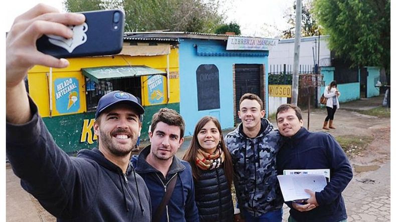 SELFIE. El presidente del Concejo Escolar, Pablo Donoso, y su equipo. .