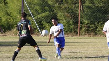 GOLPE. El Tatengue superó 3-2 a Villa Rosa de visitante..