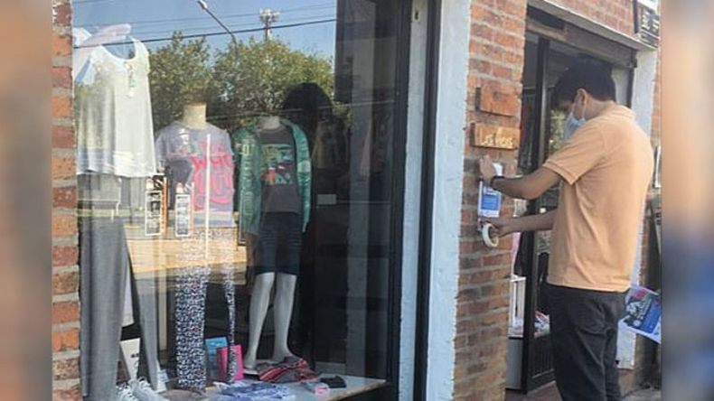 CAMPAÑA. Desde la Cámara de Comercio convocan a los vecinos a vacunarse..
