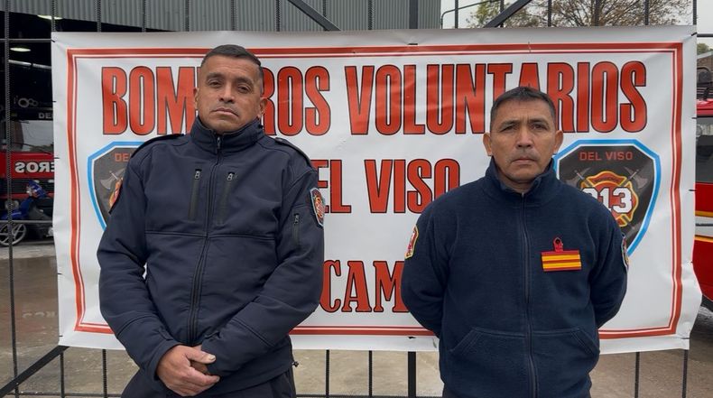 Julio Romano y Luis Díaz, bomberos de Del Viso. 