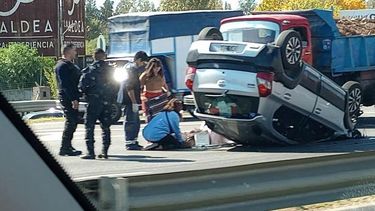 Vuelco en Panamericana. Ocurrió en el kilómetro 44 y hay demoras.&nbsp;