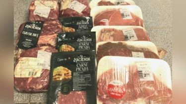 La carne que el repositor intentaba sustraer del supermercado Jumbo.&nbsp;
