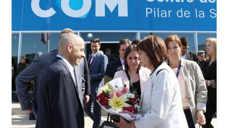 FLORES. Ducoté recibió a la ministra Bullrich. .