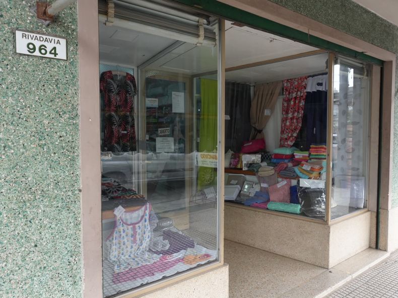 TIENDA DAVICINO. Ubicada en la calle Rivadavia 964.