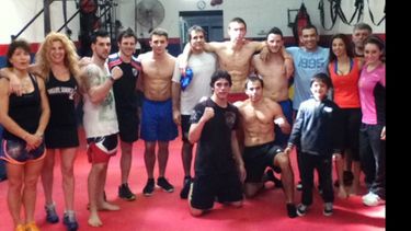 Aciar, De Los Santos, Fleming y De la Fuente junto al grupo de crossfit de Atlon..