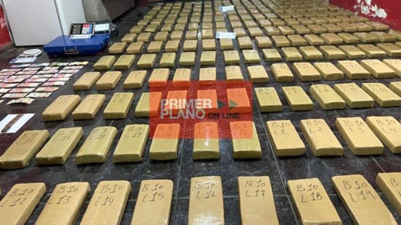 625 ladrillos de marihuana fueron incautados. (Foto: Primer Plano Online)..