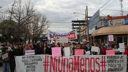 #NiUnaMenos. La marcha, en Pilar, el año pasado..