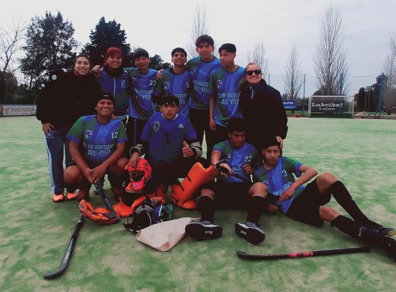 Los varones de la Sub 18 de Hockey llegaron con el Municipal Del Viso al Interregional.
