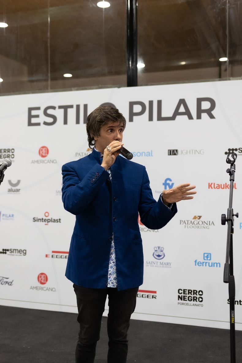 4. Robertito Funes como Maestro de Ceremonias en la 20° edición de Estilo Pilar