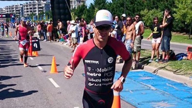 PEDESTRISMO. Luciano Smith en plena carrera..