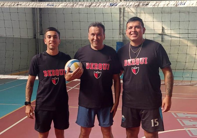 Presidente Derqui 2024: Juan Chiaravini (centro) junto a Ramiro Aguilera y Nahuel Ojeda.