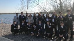 Colegio Solar: la delegación de Guinea Ecuatorial integrada por los alumnos Franco Torre (embajador),Jerónimo Damonte, Bautista Ferroni (delegados de Asamblea general), y las alumnas Victoria Agesta y Camila Gagliardo (en Consejo de Seguridad ) obtuvieron la 3ra mención en el modelo..