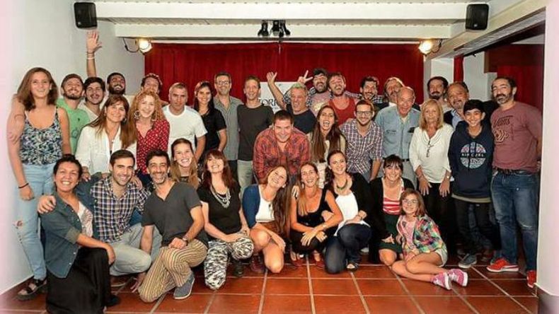 PRIMERA VELITA. Torrente Espacio Teatral, cumplió un año la semana pasada. Con esta foto, recordamos el día de su inauguración, en 2016, en el inicio de un año cargado de actividades para el espacio que comanda Martín Simeoni..