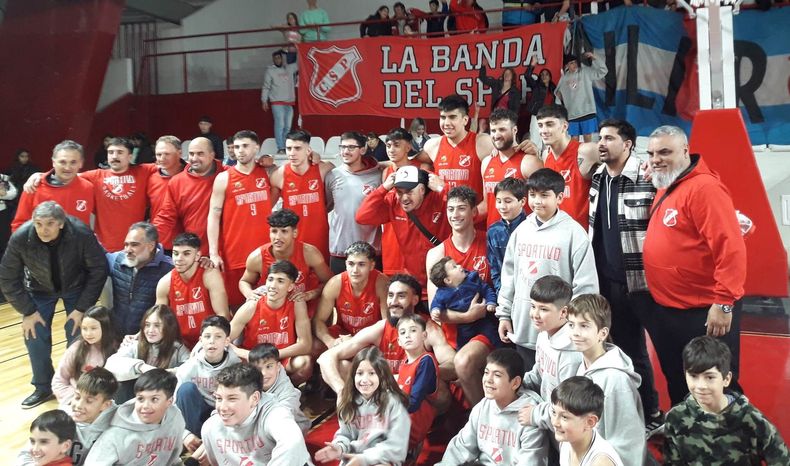 Sportivo Pilar celebró su 10ª victoria consecutiva en el Microestadio de River Plate.