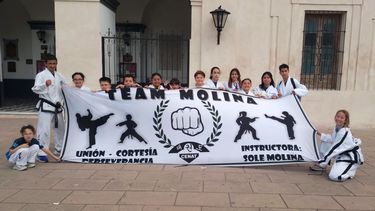 Taekwondo. Hoy nos tocó participar en el desfile cívico de nuestra hermosa ciudad de Pilar representando a este hermoso deporte. Solee Molina.